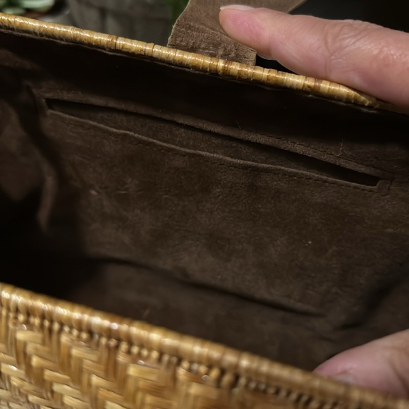 Gorgeous Vintage Bag-Tan Natural Fiber Exterior-Turn Lock Closure - Picture 12 of 16